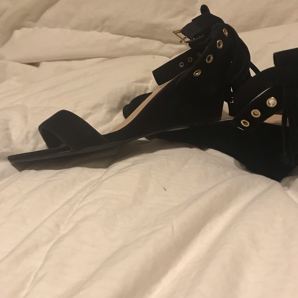 Sandals - Picture 3 of 4